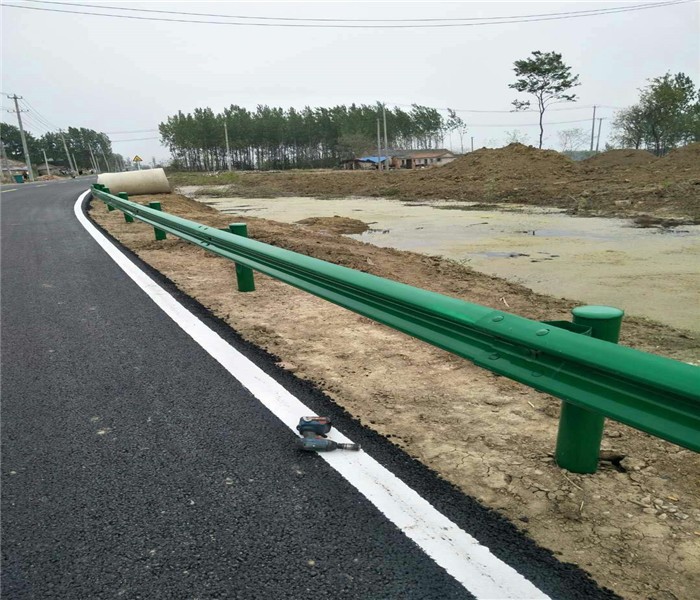 公路护栏的尺度有哪些？