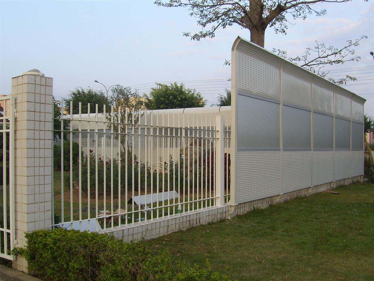 路路复合型声樊篱有哪些声学个性？