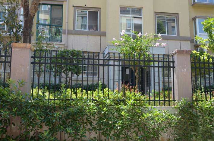 幼区新钢护栏有什么规格特点合用领域蕴含哪些？